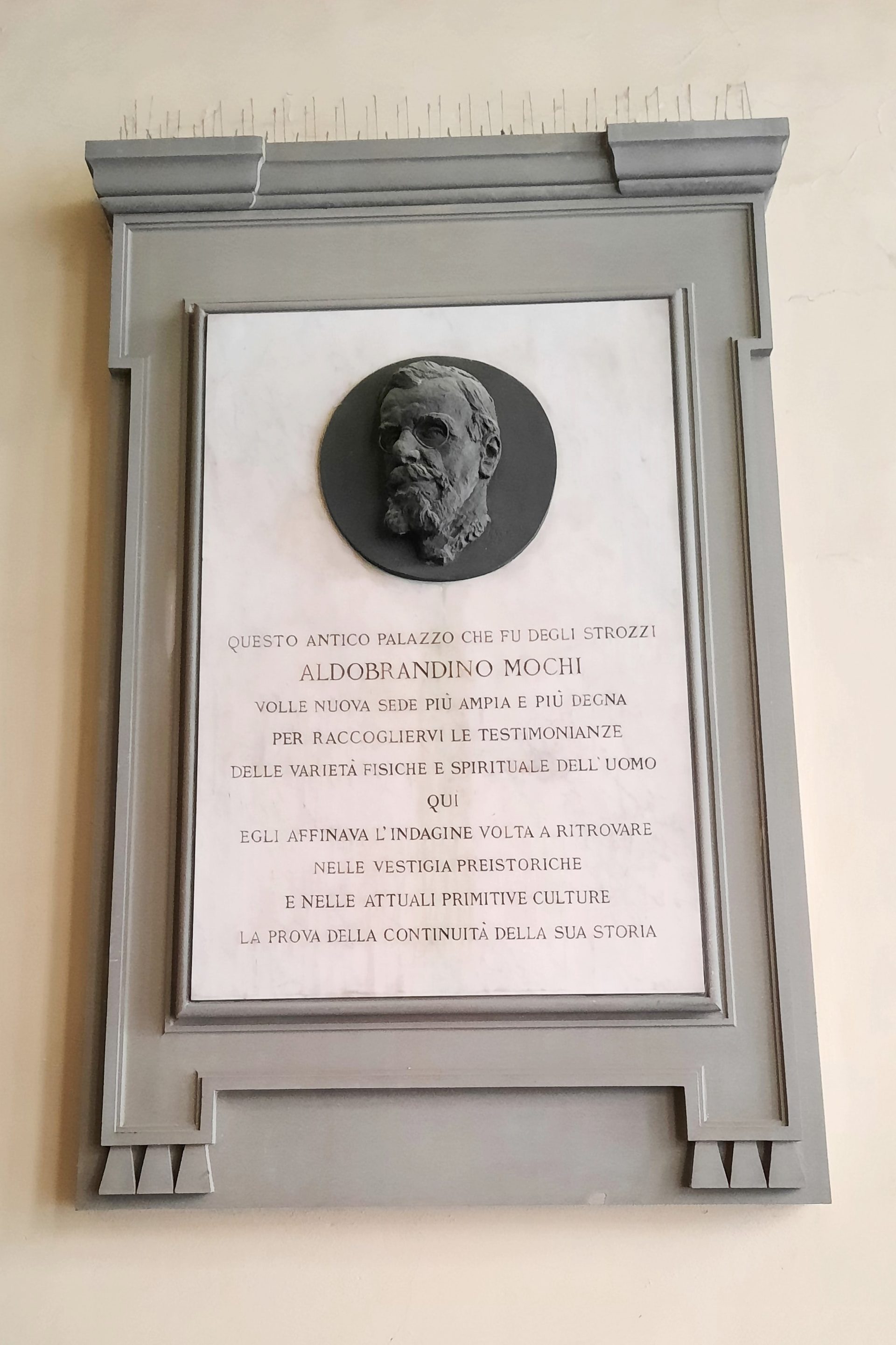 Aldobrandino Mochi's monument, Palazzo Nonfinito, Florence - 02.jpg